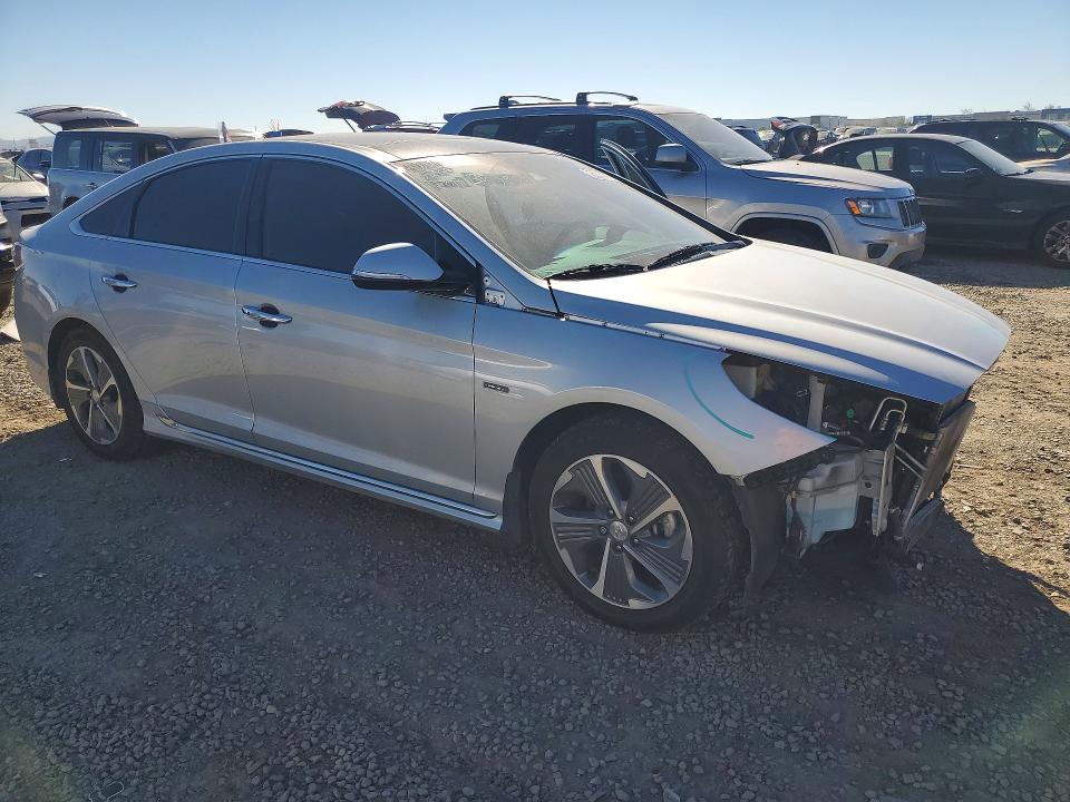 Photo 4 from auction – 2019 HYUNDAI SONATA with VIN KMHE34L34KA088781