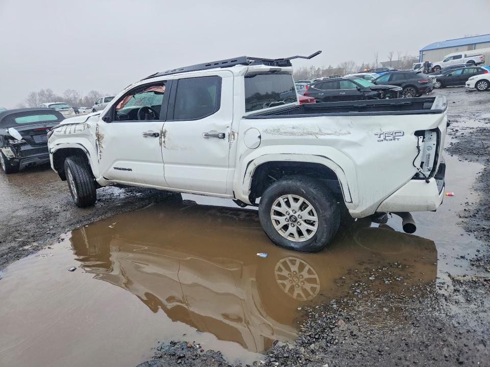 Photo 2 from auction – 2024 TOYOTA TACOMA with VIN 3TMLB5JN6RM062334