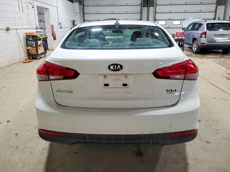 Photo 6 from auction – 2018 KIA FORTE with VIN 3KPFK4A72JE245186