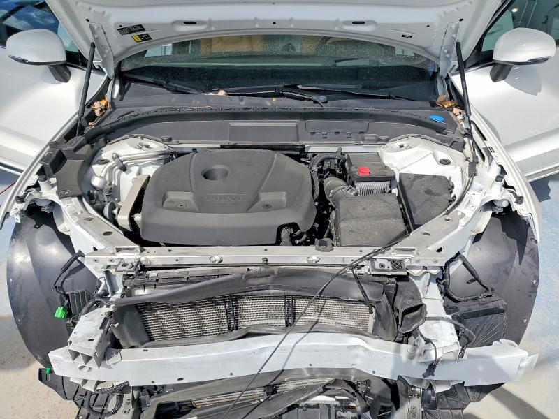 Photo 11 from auction – 2021 VOLVO XC60 with VIN YV4102DL8M1699296