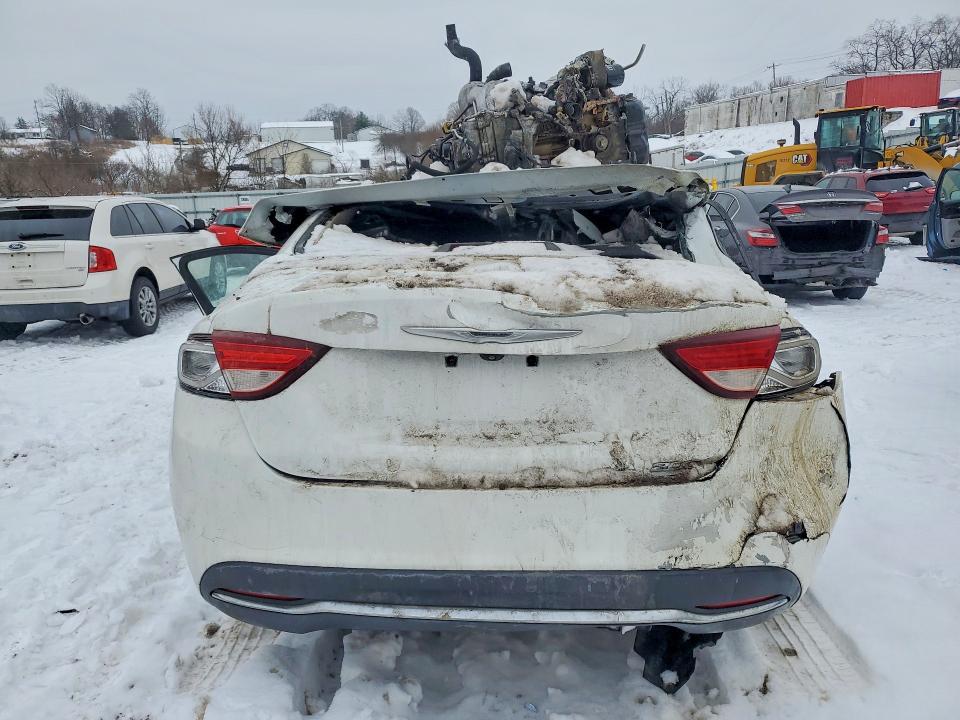 Photo 6 from auction – 2015 CHRYSLER 200 with VIN 1C3CCCAB5FN652571