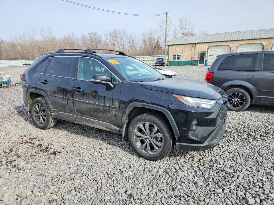 Photo 4 from auction – 2022 TOYOTA RAV4 XLE P with VIN 4T3B6RFV7NU075571