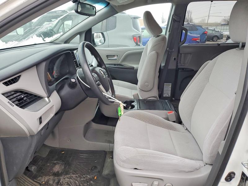 Photo 7 from auction – 2016 TOYOTA SIENNA LE with VIN 5TDKK3DC0GS728840