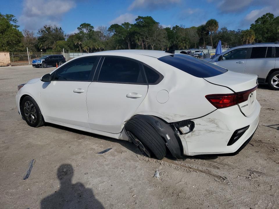 Photo 2 from auction – 2020 KIA FORTE with VIN 3KPF24AD3LE225067