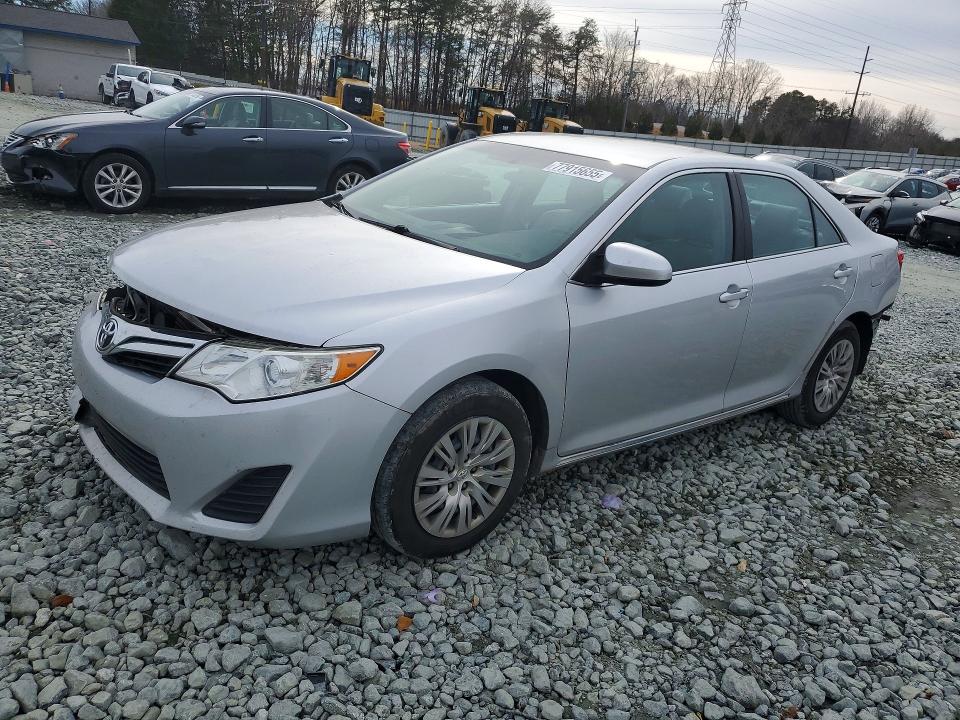 TOYOTA CAMRY 2014 with VIN 4T1BF1FK2EU392819 - Photo from auction