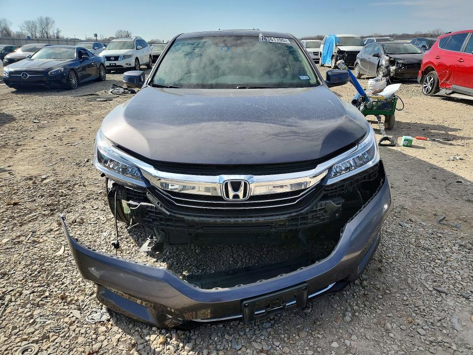 Photo 5 from auction – 2017 HONDA ACCORD with VIN JHMCR6F7XHC007539