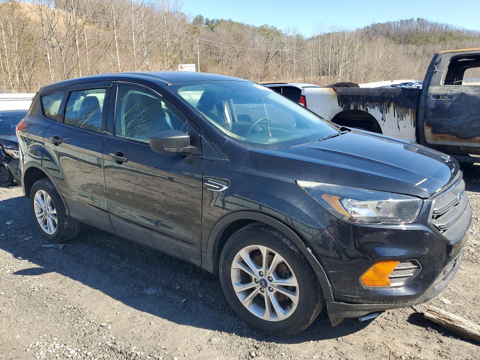 Photo 4 from auction – 2019 FORD ESCAPE with VIN 1FMCU0F79KUB53490