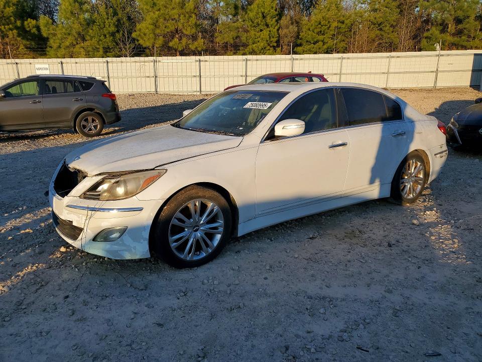 HYUNDAI GENESIS 2013 with VIN KMHGC4DD0DU233784 - Photo from auction