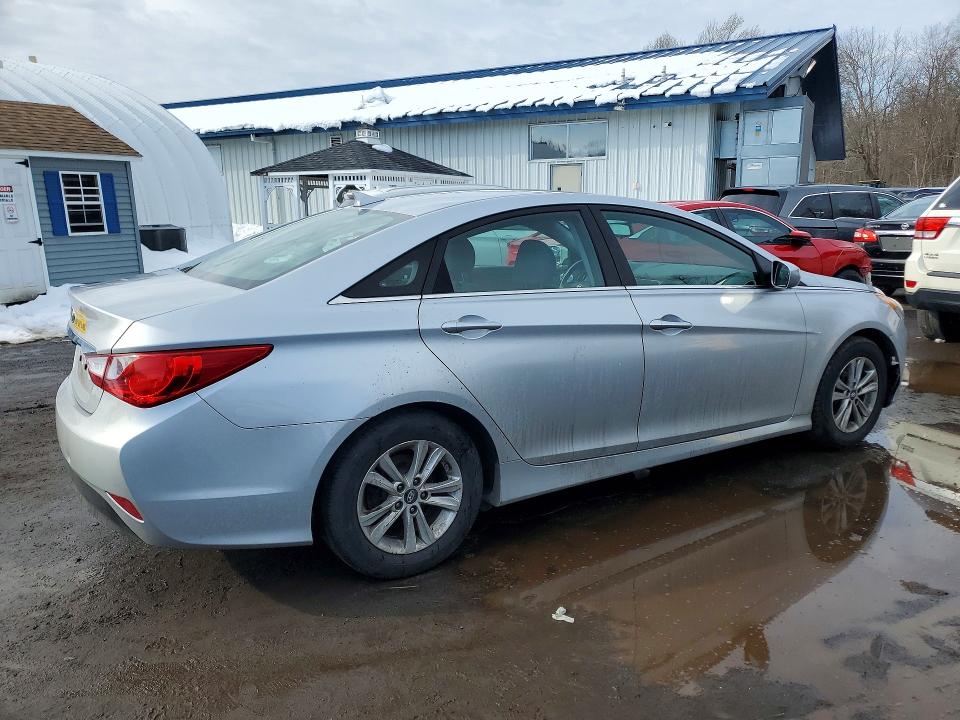 Photo 3 from auction – 2014 HYUNDAI SONATA with VIN 5NPEB4AC9EH902012