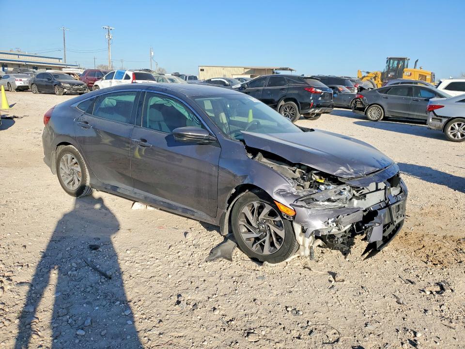 Photo 4 from auction – 2017 HONDA CIVIC with VIN 19XFC2F76HE033976
