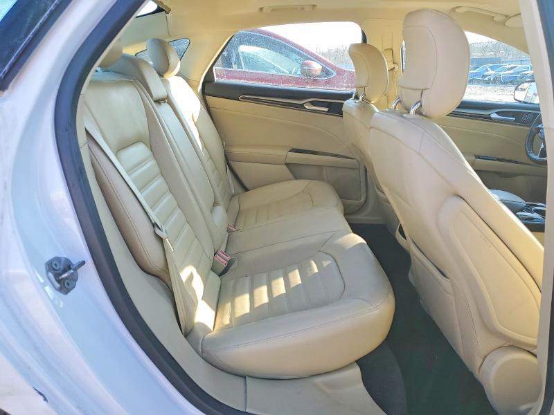 Photo 10 from auction – 2013 FORD FUSION SE with VIN 3FA6P0HR6DR255207
