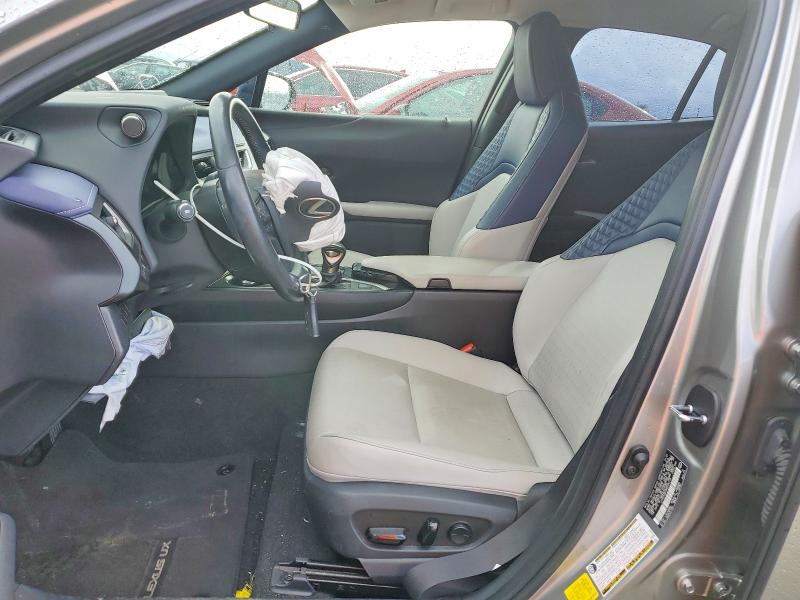 Photo 7 from auction – 2021 LEXUS UX with VIN JTHX3JBH3M2036174