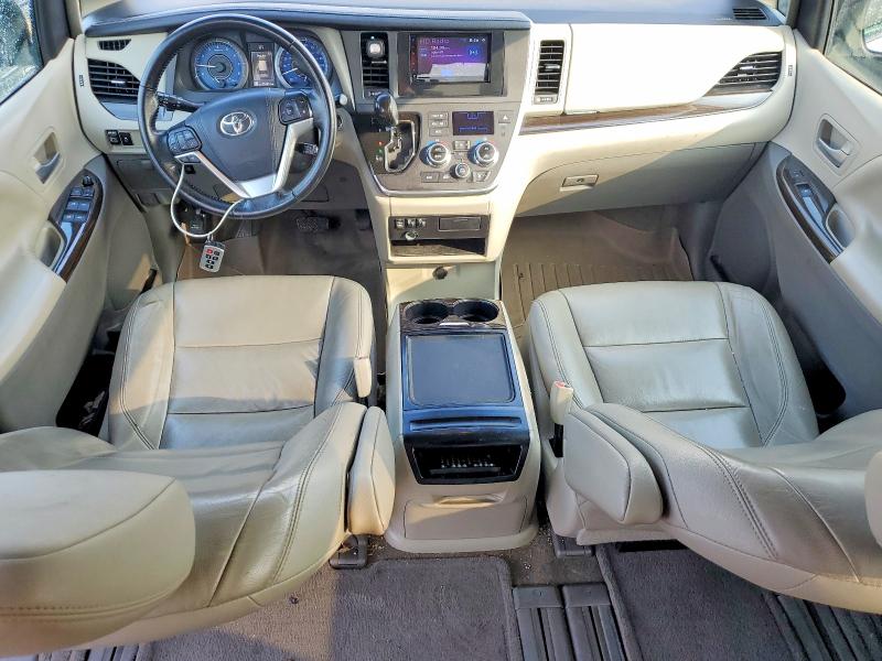Photo 8 from auction – 2015 TOYOTA SIENNA XLE with VIN 5TDYK3DC2FS631664