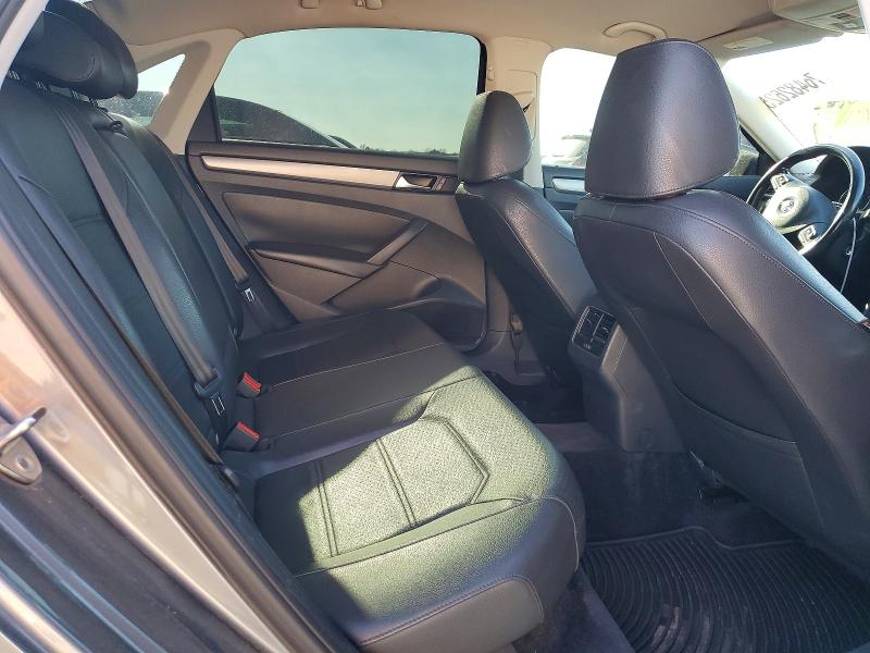 Photo 10 from auction – 2015 VOLKSWAGEN PASSAT SE with VIN 1VWBS7A3XFC035802