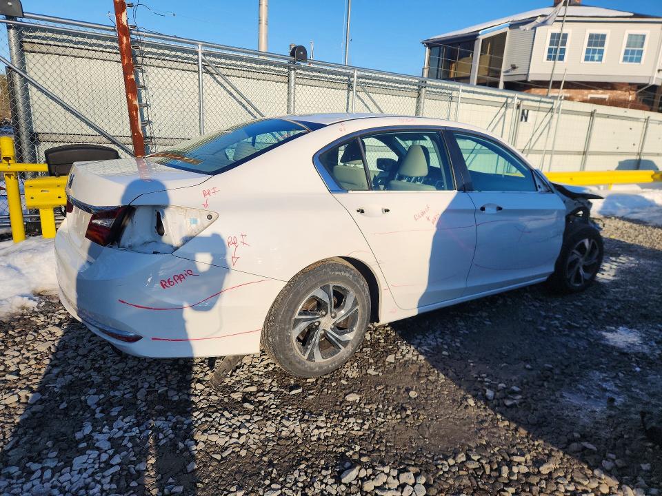 Photo 3 from auction – 2017 HONDA ACCORD with VIN 1HGCR2F36HA276609