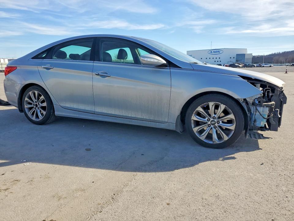 Photo 4 from auction – 2013 HYUNDAI SONATA SE with VIN 5NPEC4AB9DH739459
