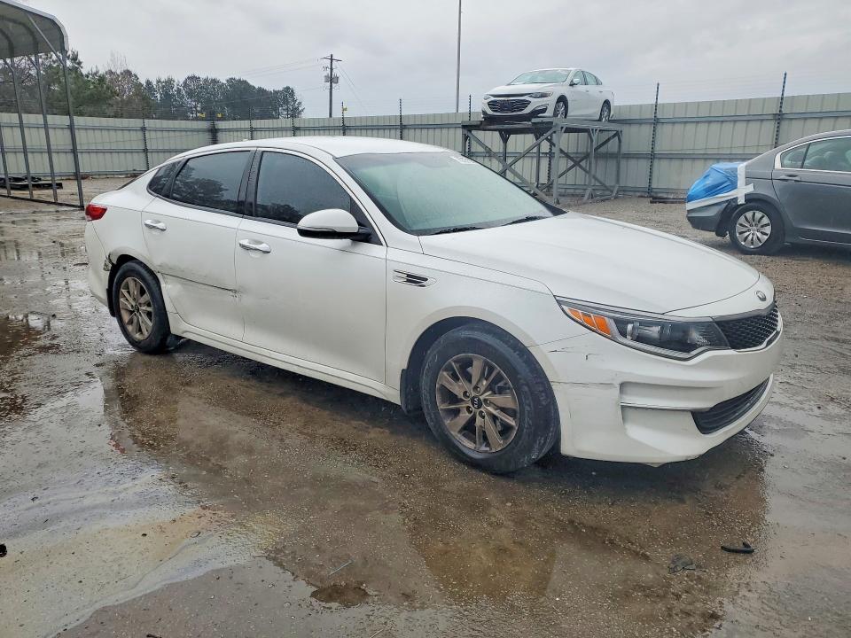Photo 4 from auction – 2016 KIA OPTIMA LX with VIN KNAGT4L33G5104527