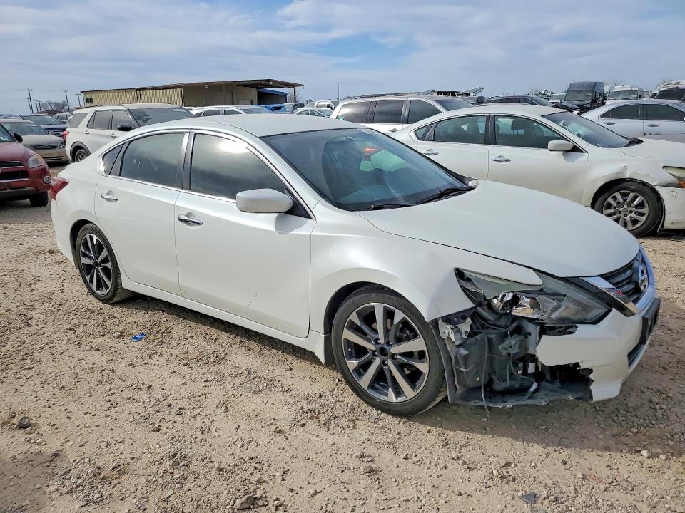 Photo 4 from auction – 2017 NISSAN ALTIMA with VIN 1N4AL3AP5HC280250