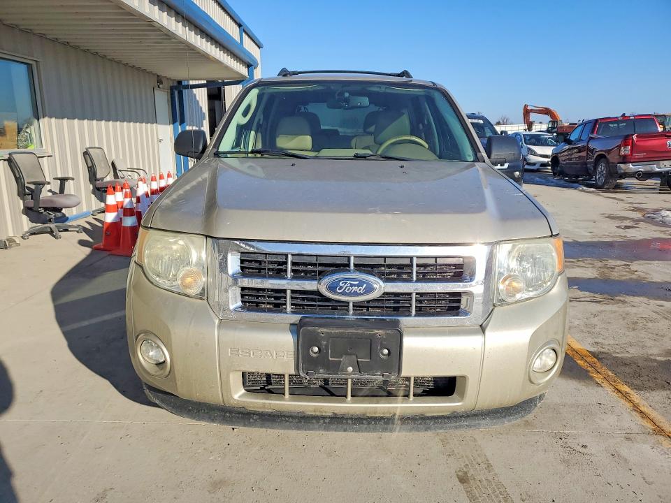 Photo 5 from auction – 2011 FORD ESCAPE XLT with VIN 1FMCU0D73BKC53261