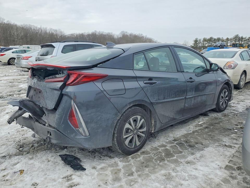 Photo 3 from auction – 2018 TOYOTA PRIUS PRIME with VIN JTDKARFP5J3098005