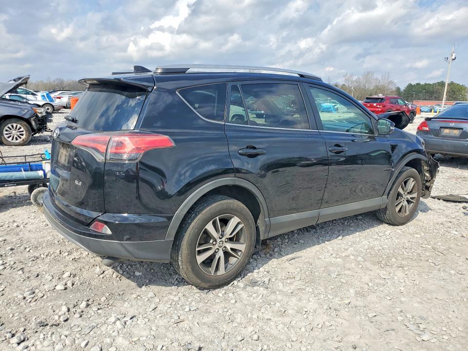 Photo 3 from auction – 2017 TOYOTA RAV4 with VIN 2T3WFREV1HW347989