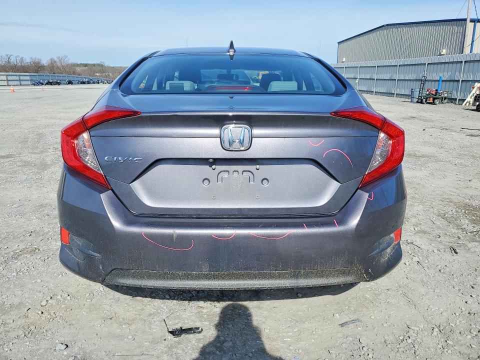 Photo 6 from auction – 2017 HONDA CIVIC with VIN 2HGFC2F75HH568965
