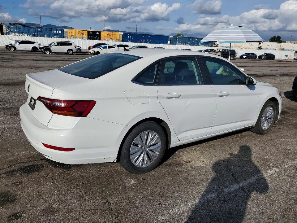 Photo 3 from auction – 2019 VOLKSWAGEN JETTA with VIN 3VWC57BUXKM018137
