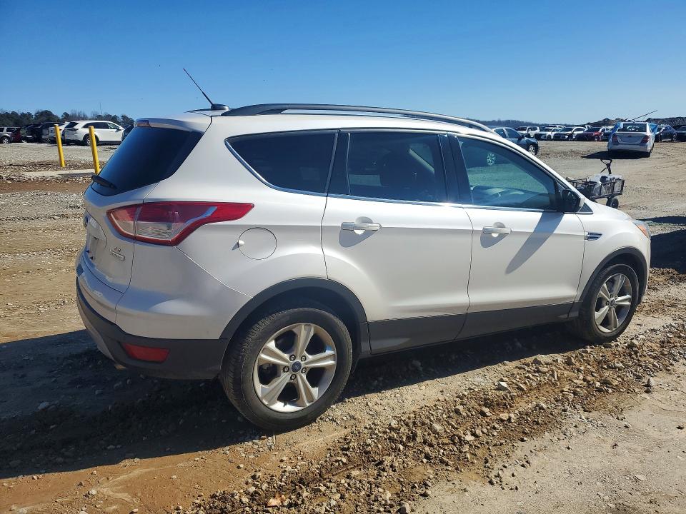 Zdjęcie 3 z aukcji – 2014 FORD ESCAPE SE z VIN 1FMCU0GXXEUC65122