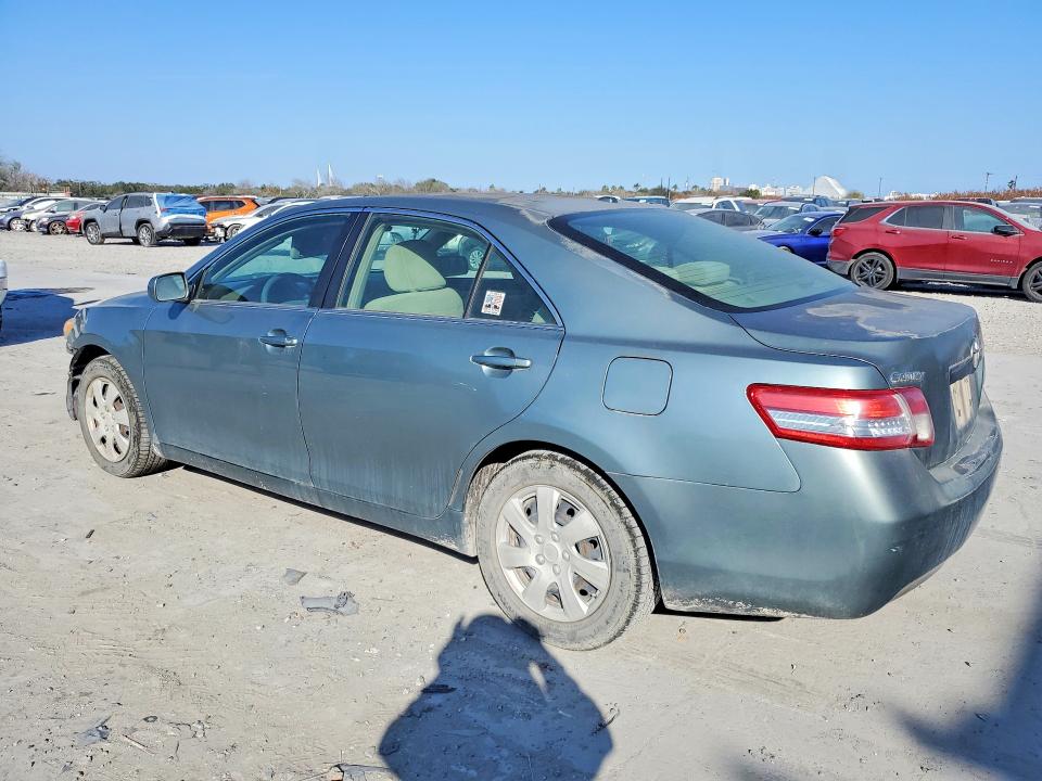 Zdjęcie 2 z aukcji – 2011 TOYOTA CAMRY z VIN 4T1BF3EK3BU619170