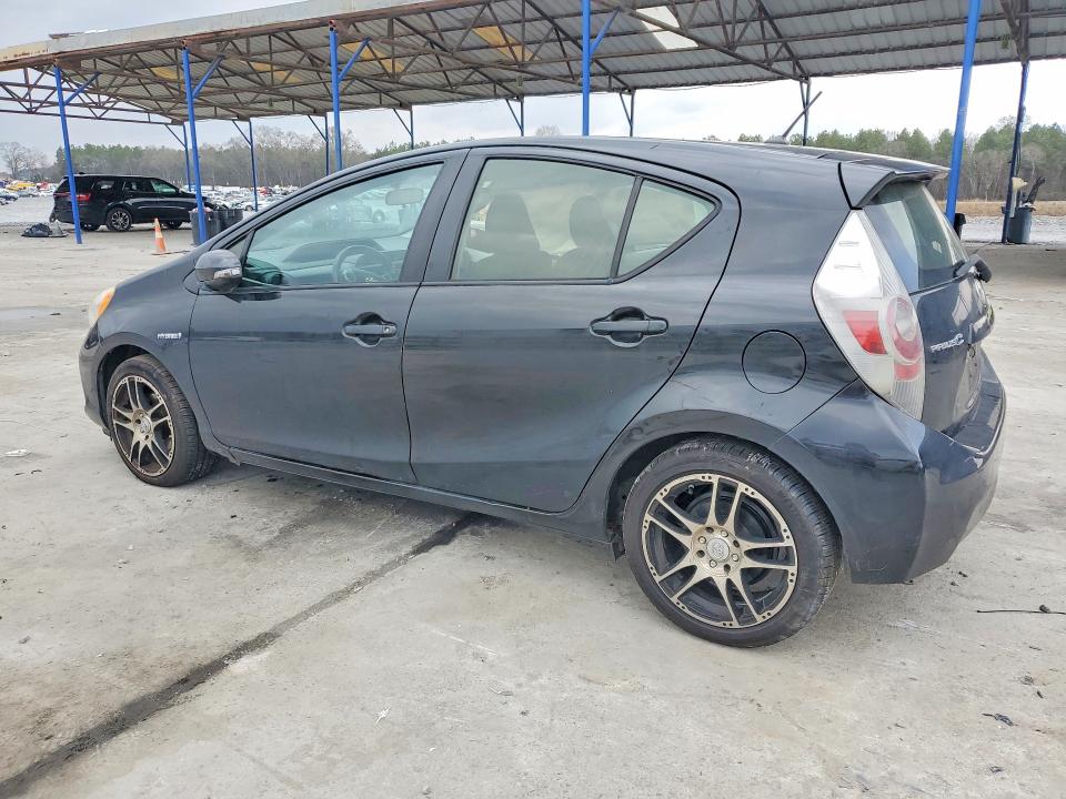 Photo 2 from auction – 2014 TOYOTA PRIUS C with VIN JTDKDTB39E1067414