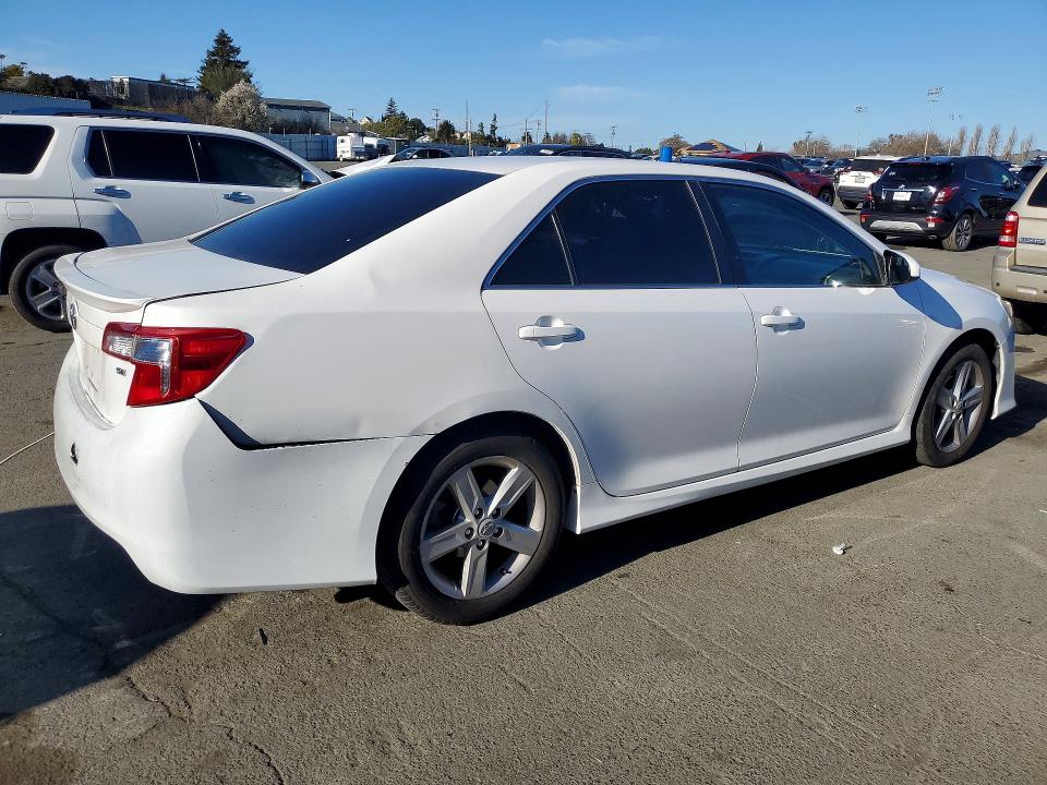 Photo 3 from auction – 2014 TOYOTA CAMRY L with VIN 4T1BF1FK4EU830479