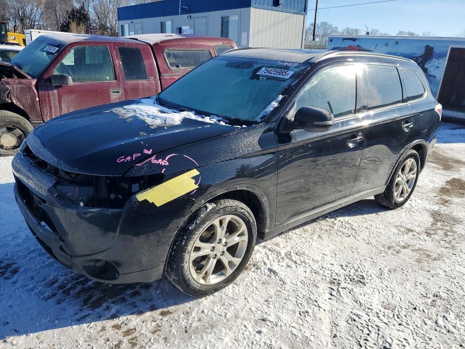 MITSUBISHI OUTLANDER 2015 with VIN JA4AZ3A31FZ008708 - Photo from auction