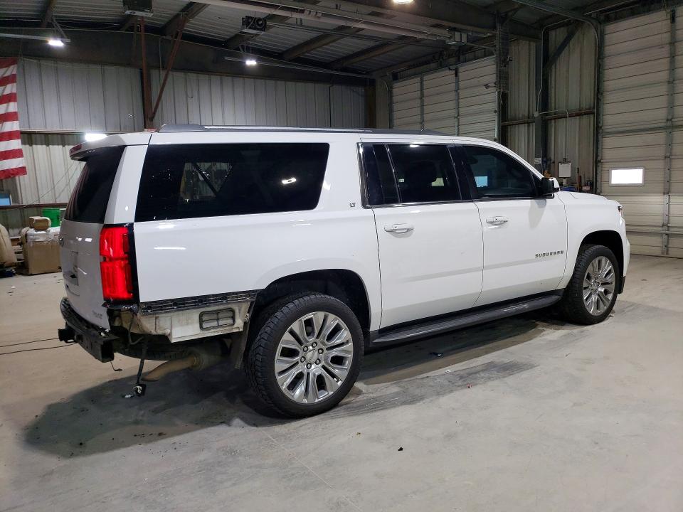 Photo 3 from auction – 2016 CHEVROLET SUBURBAN with VIN 1GNSCHKC9GR320033
