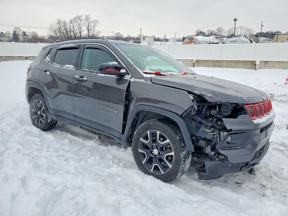 Photo 4 from auction – 2022 JEEP COMPASS LA with VIN 3C4NJDBBXNT134078