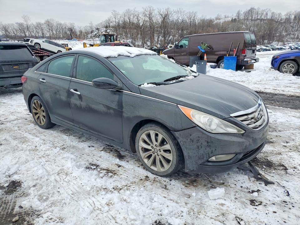 Photo 4 from auction – 2012 HYUNDAI SONATA with VIN 5NPEC4AC4CH422129