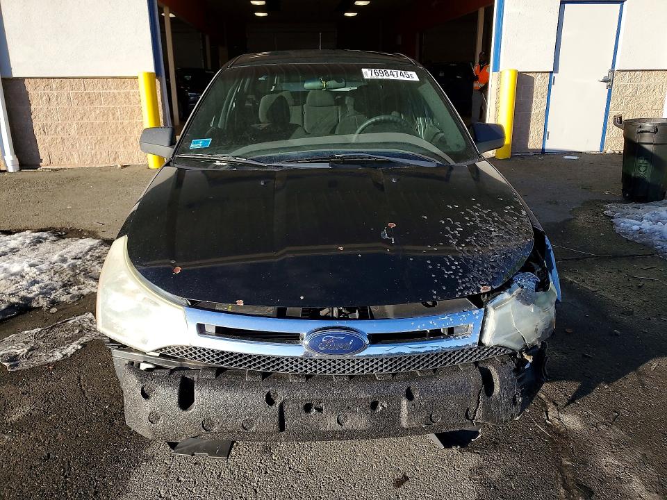 Zdjęcie 5 z aukcji – 2009 FORD FOCUS SE z VIN 1FAHP35N29W262591