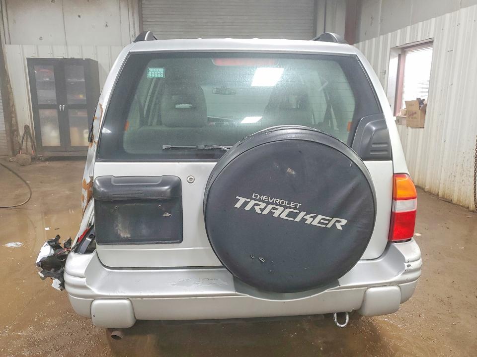 Photo 6 from auction – 2002 CHEVROLET TRACKER LT with VIN 2CNBJ634526927315