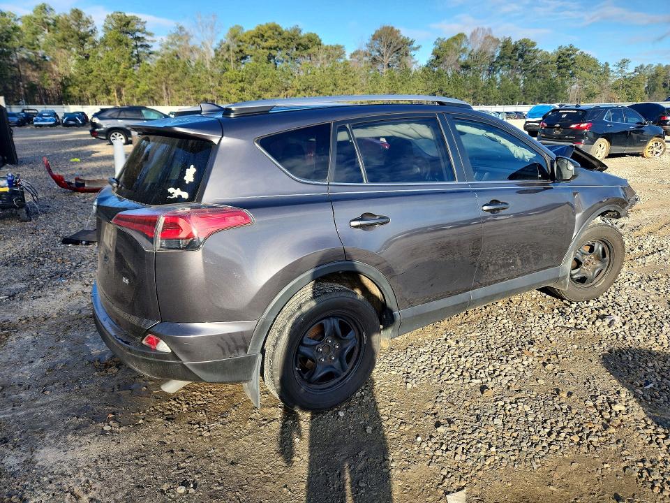 Photo 3 from auction – 2018 TOYOTA RAV4 LE with VIN JTMZFREV0JJ723566