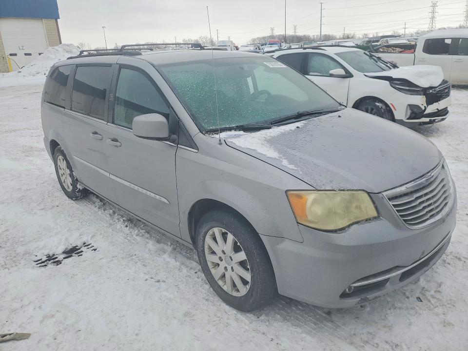 Photo 4 from auction – 2016 CHRYSLER TOWN & COU with VIN 2C4RC1BG0GR255259