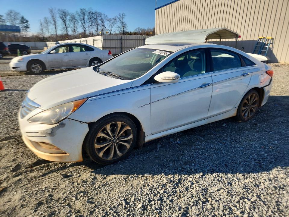 HYUNDAI SONATA SE 2014 with VIN 5NPEC4AB6EH906698 - Photo from auction