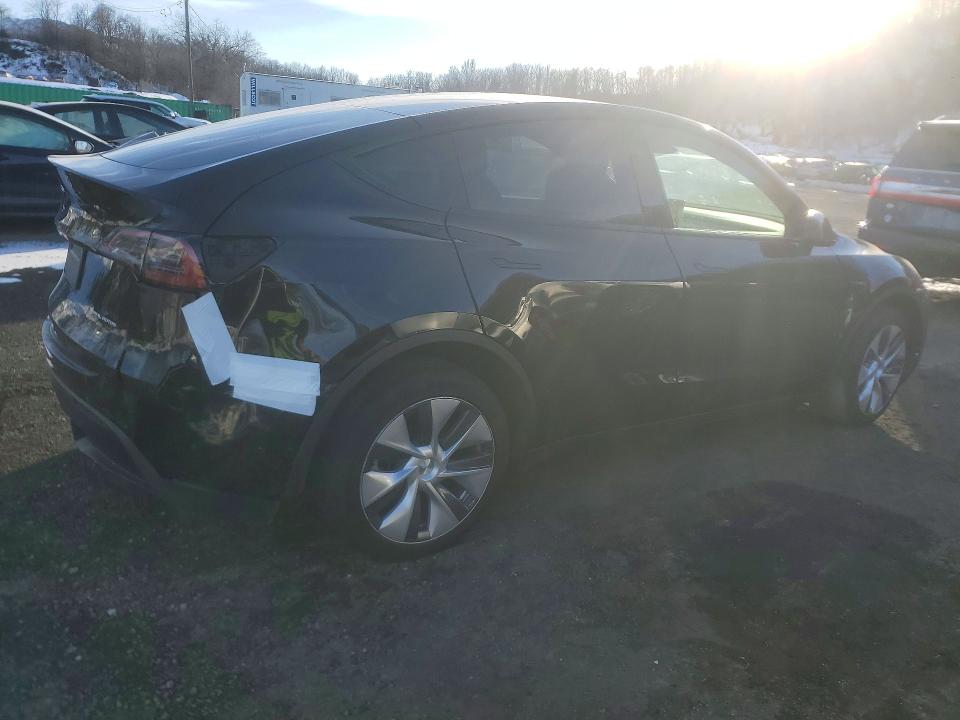 Photo 3 from auction – 2024 TESLA MODEL Y with VIN 7SAYGDEE8RF984770
