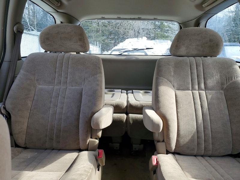 Photo 10 from auction – 2002 TOYOTA SIENNA with VIN 4T3ZF13C52U429778