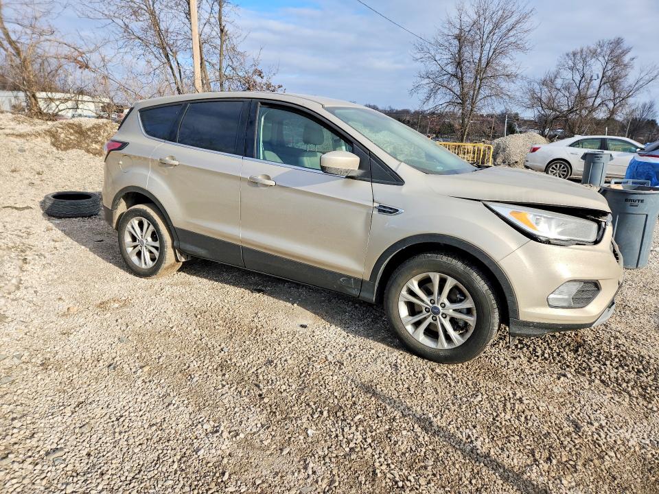 Photo 4 from auction – 2017 FORD ESCAPE with VIN 1FMCU9GD8HUC71516