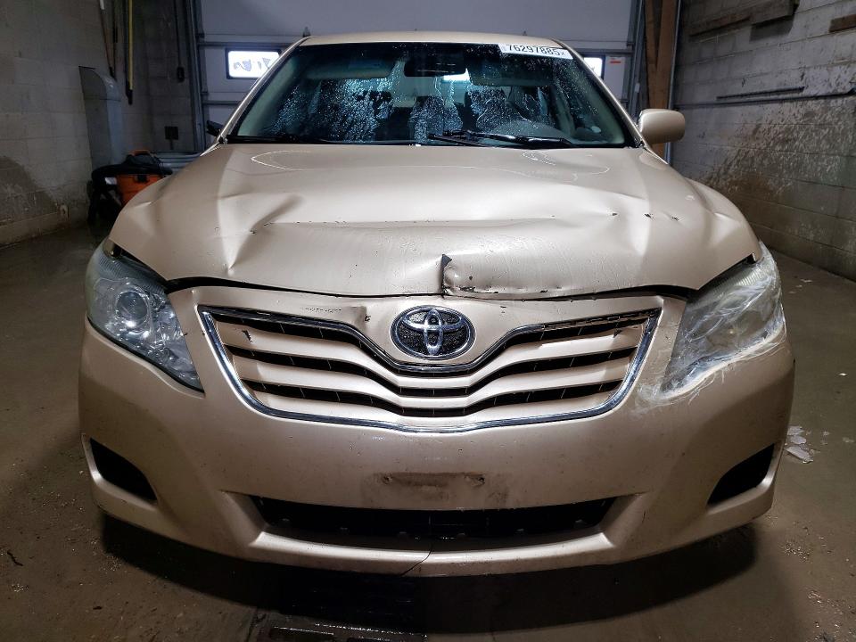 Zdjęcie 5 z aukcji – 2011 TOYOTA CAMRY z VIN 4T1BF3EK6BU701264