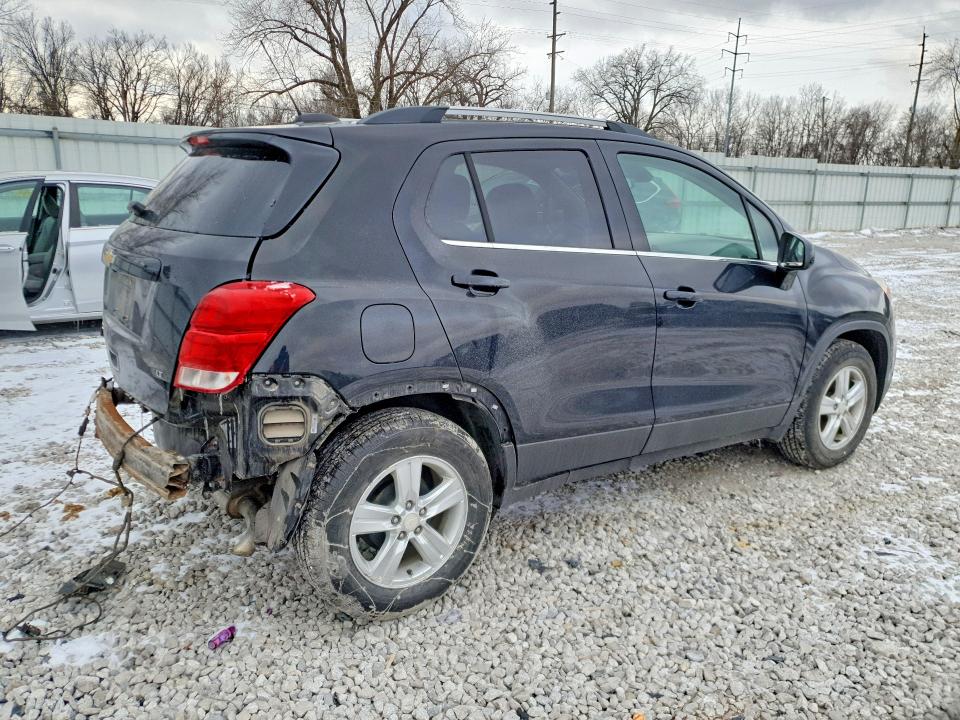 Photo 3 from auction – 2017 CHEVROLET TRAX with VIN 3GNCJLSB9HL177565