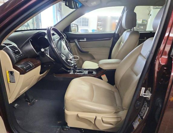 Photo 7 from auction – 2015 KIA SORENTO LX with VIN 5XYKT3A6XFG658335