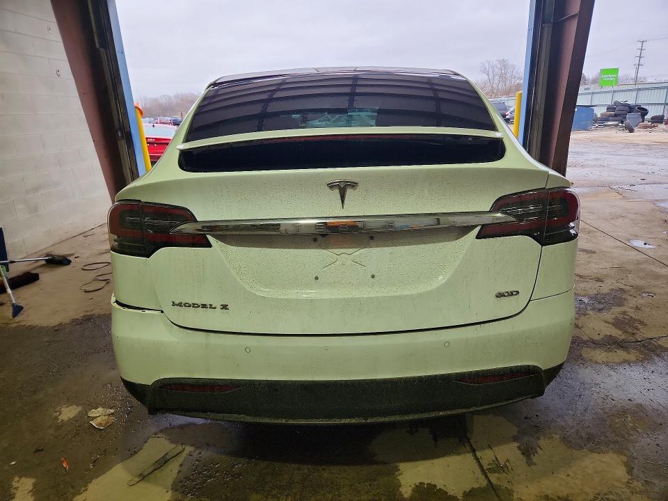 Photo 6 from auction – 2016 TESLA MODEL X with VIN 5YJXCBE25GF019084