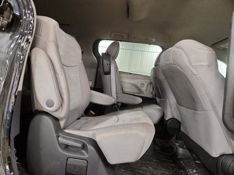 Photo 11 from auction – 2023 TOYOTA SIENNA with VIN 5TDKRKEC0PS152140