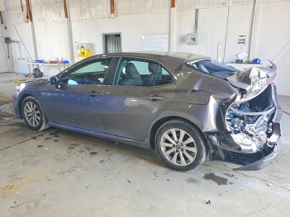 Photo 2 from auction – 2018 TOYOTA CAMRY L with VIN 4T1B11HK6JU042146