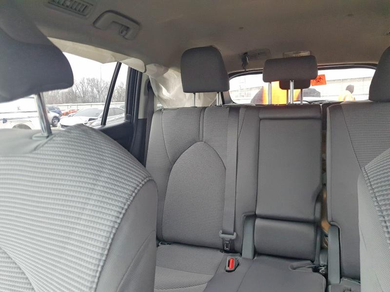 Photo 10 from auction – 2022 TOYOTA HIGHLANDER with VIN 5TDCZRAH2NS554205